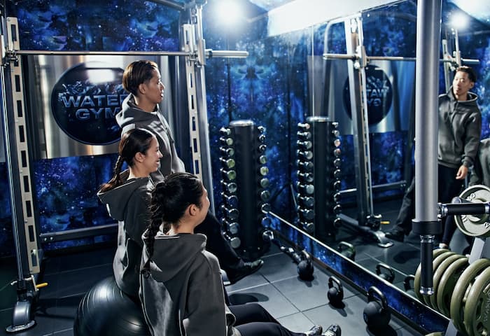 女性トレーナー　パーソナルジム